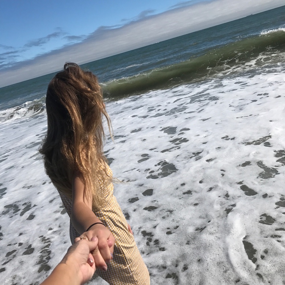 Instagram: @zoeyzappala